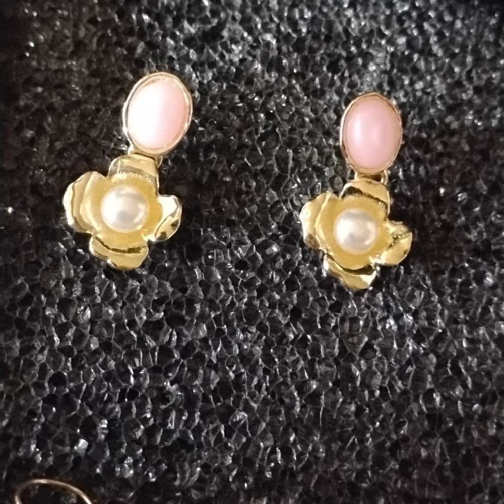 2 Pair Of Fashion Earrings - Picture 5 of 5